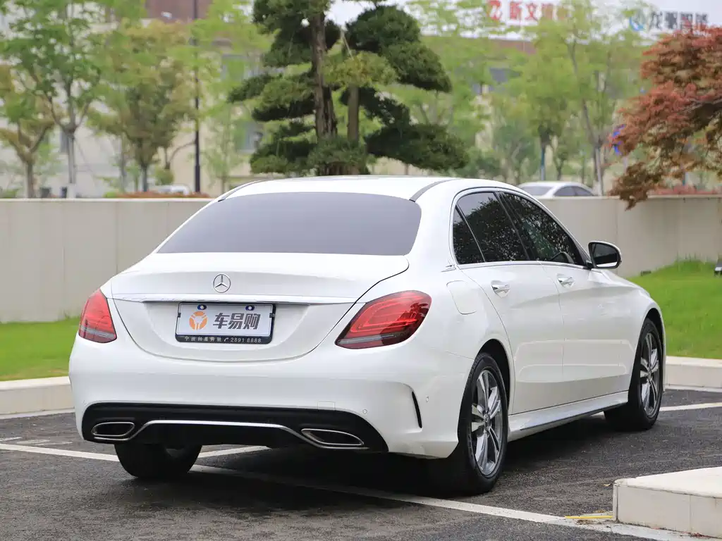 Mercedes-Benz C-Class 2019 — фото 19