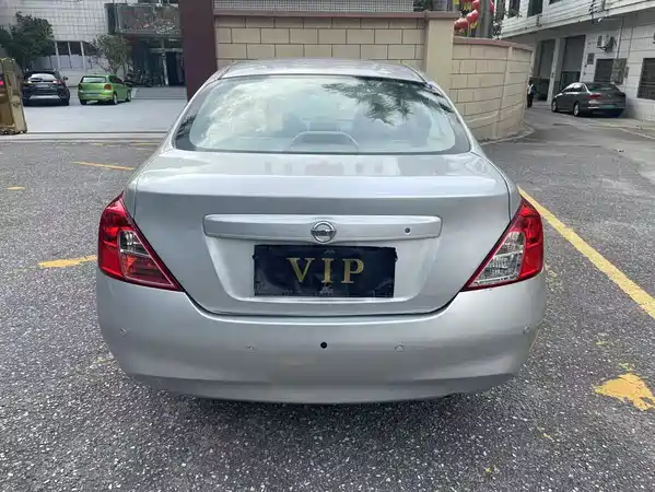 Nissan Sunny 2011
