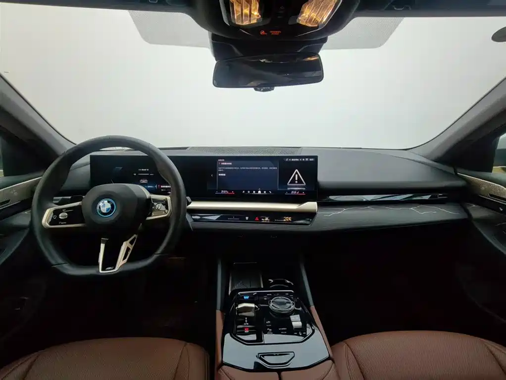 BMW i5 2025 — фото 7