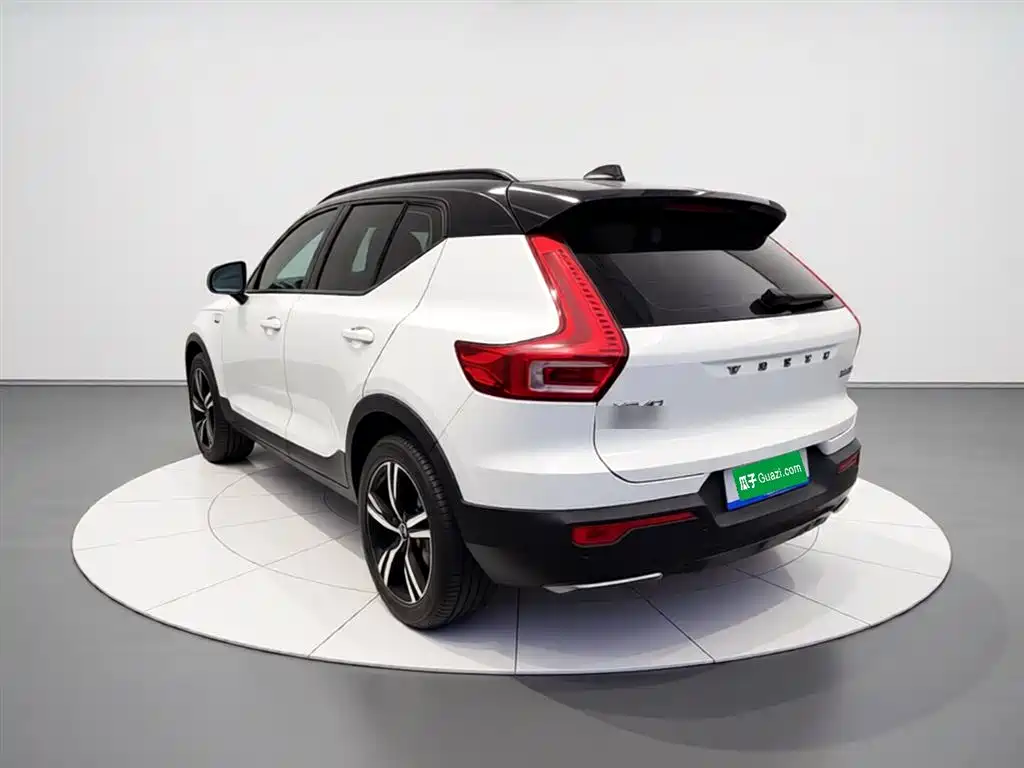 Volvo XC40 2020 — фото 9