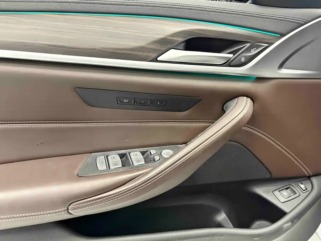 BMW 5 Series New Energy 2019 — фото 7