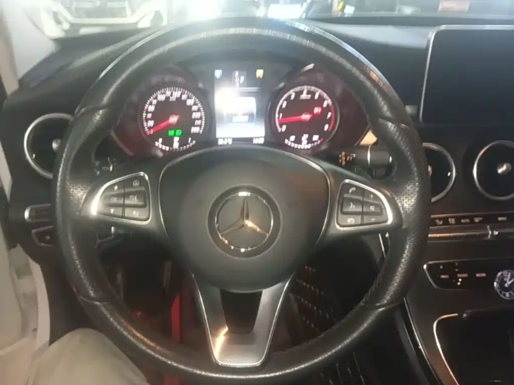 Mercedes-Benz C-Class 2018 — фото 11