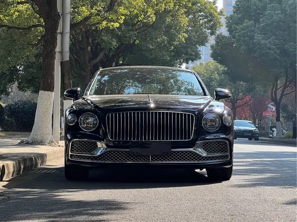 Bentley Flying Spur 2021 — фото 2