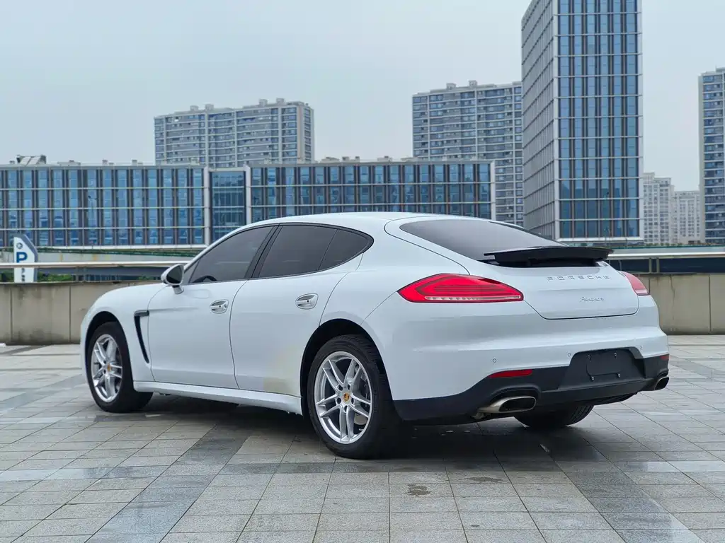 Porsche Panamera 2016 — фото 16