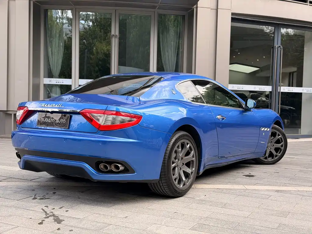Maserati Granturismo 2015 — фото 5