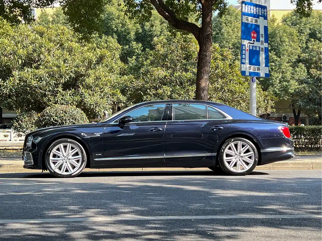 Bentley Flying Spur 2021 — фото 7