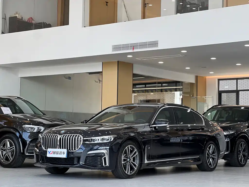 BMW 7 Series 2023 — фото 1