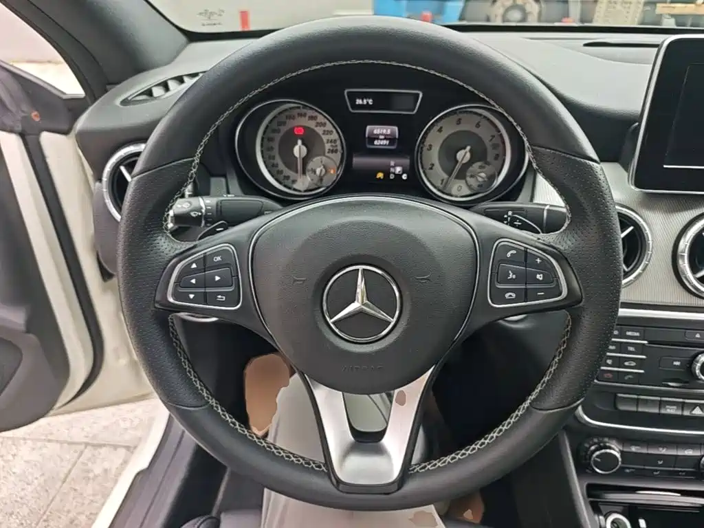 Mercedes-Benz CLA 2016 — фото 11