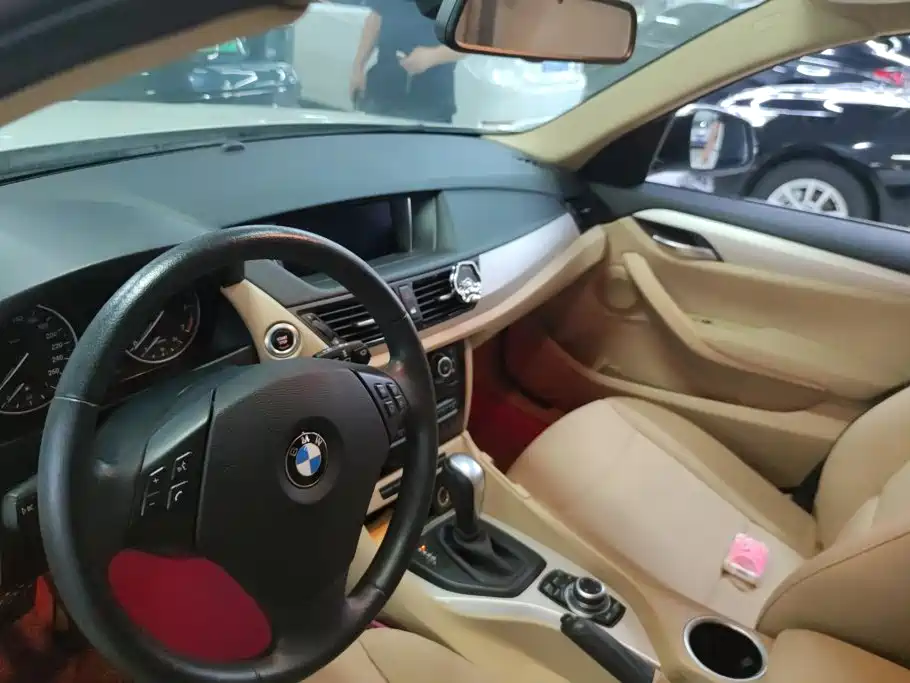 BMW X1 2013 — фото 13