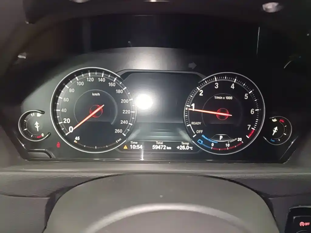 BMW 3 Series 2018 — фото 12