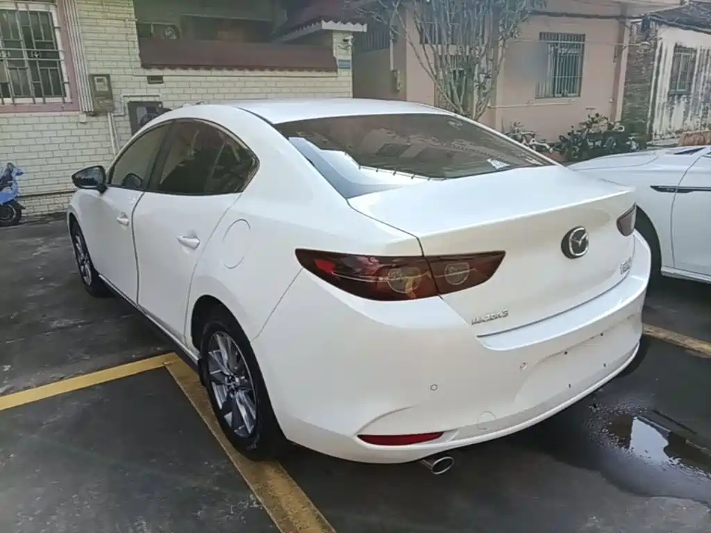 Mazda 3 Axela 2023