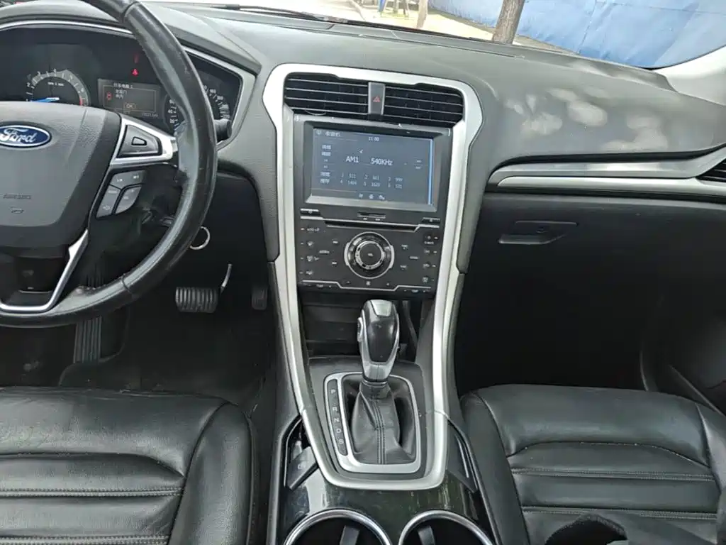 Ford Mondeo 2015 — фото 10