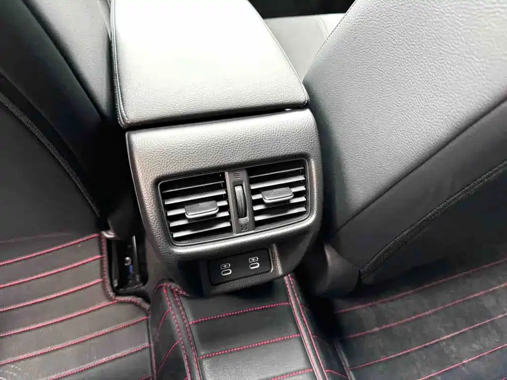 Honda Civic 2026 — фото 12