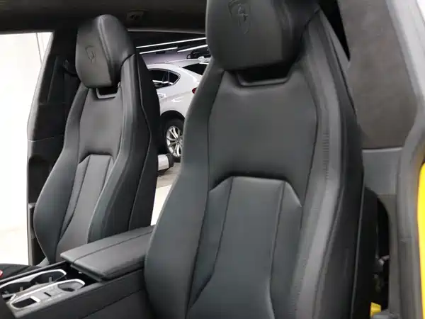 Lamborghini Urus 2021