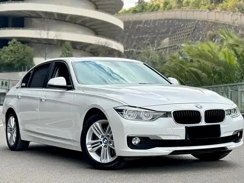 BMW 3 Series 2017 — фото 9