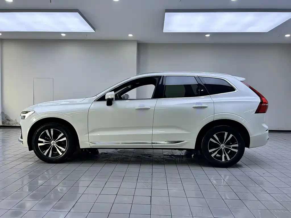 Volvo XC60 2024 — фото 6