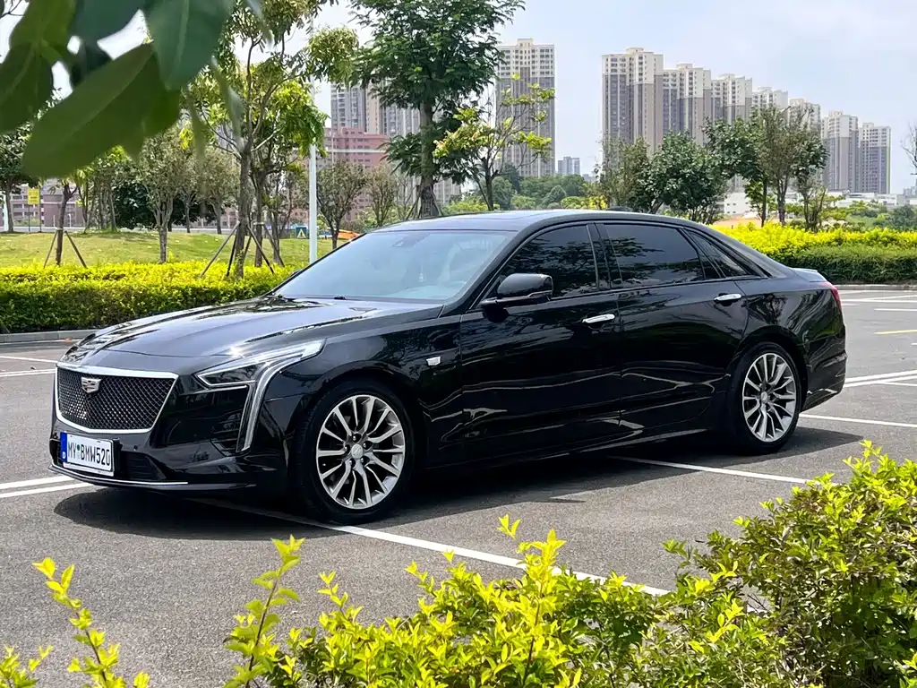 Cadillac CT6 2022 — фото 1