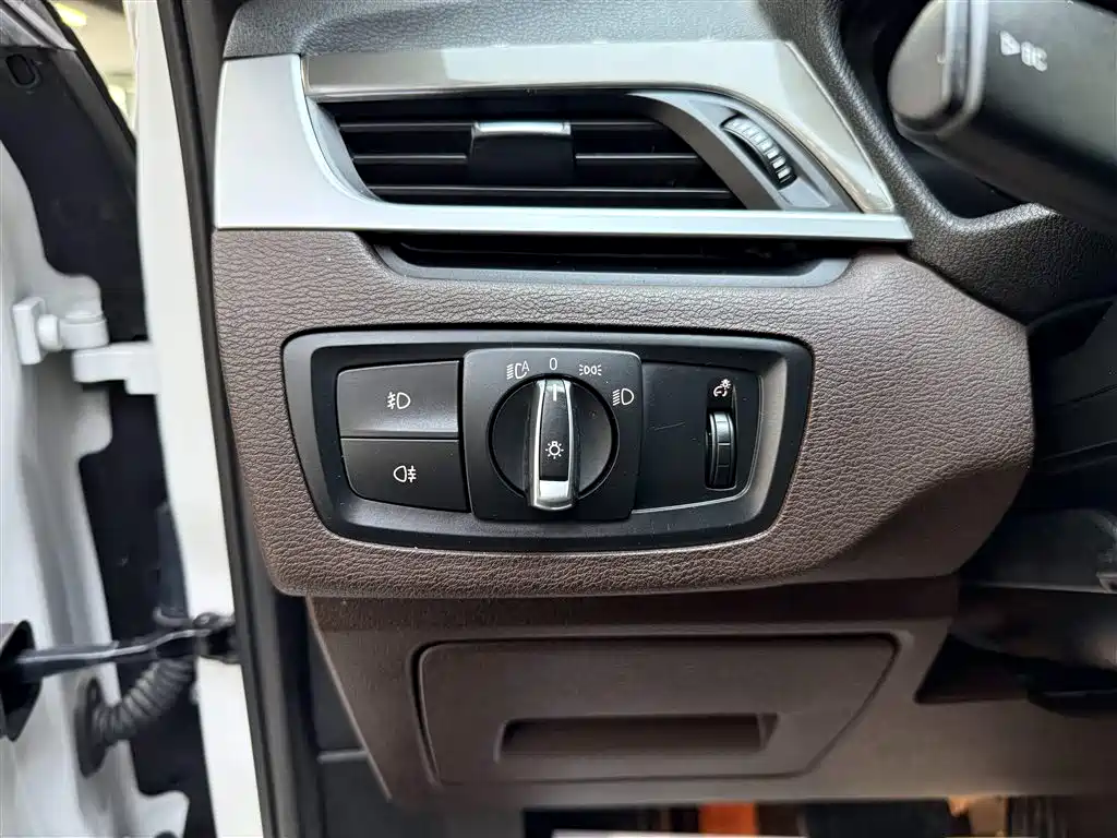 BMW X1 2019 — фото 14