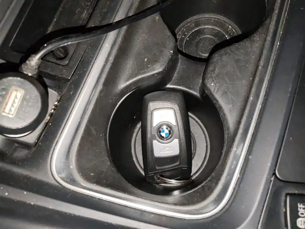BMW 3 Series 2015 — фото 12