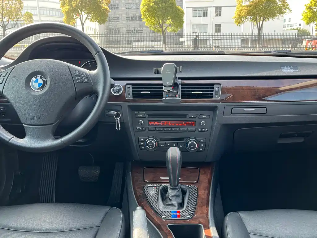 BMW 3 Series 2012 — фото 11
