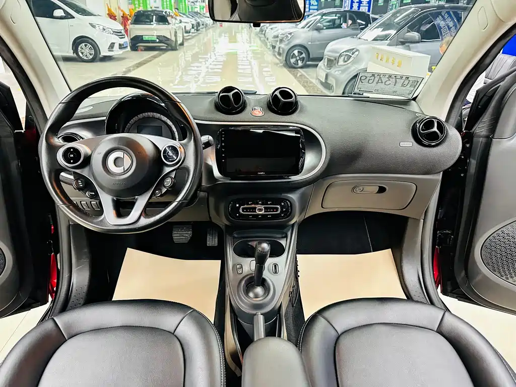 smart Fortwo 2018 — фото 27