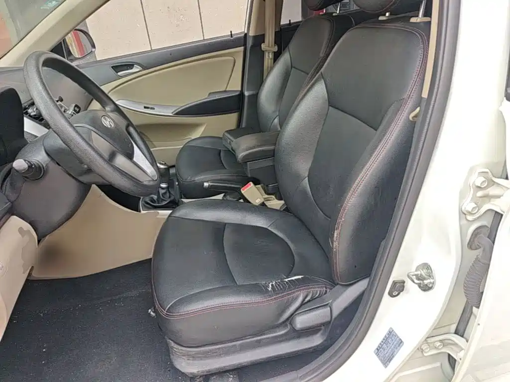 Hyundai Verna 2015 — фото 15