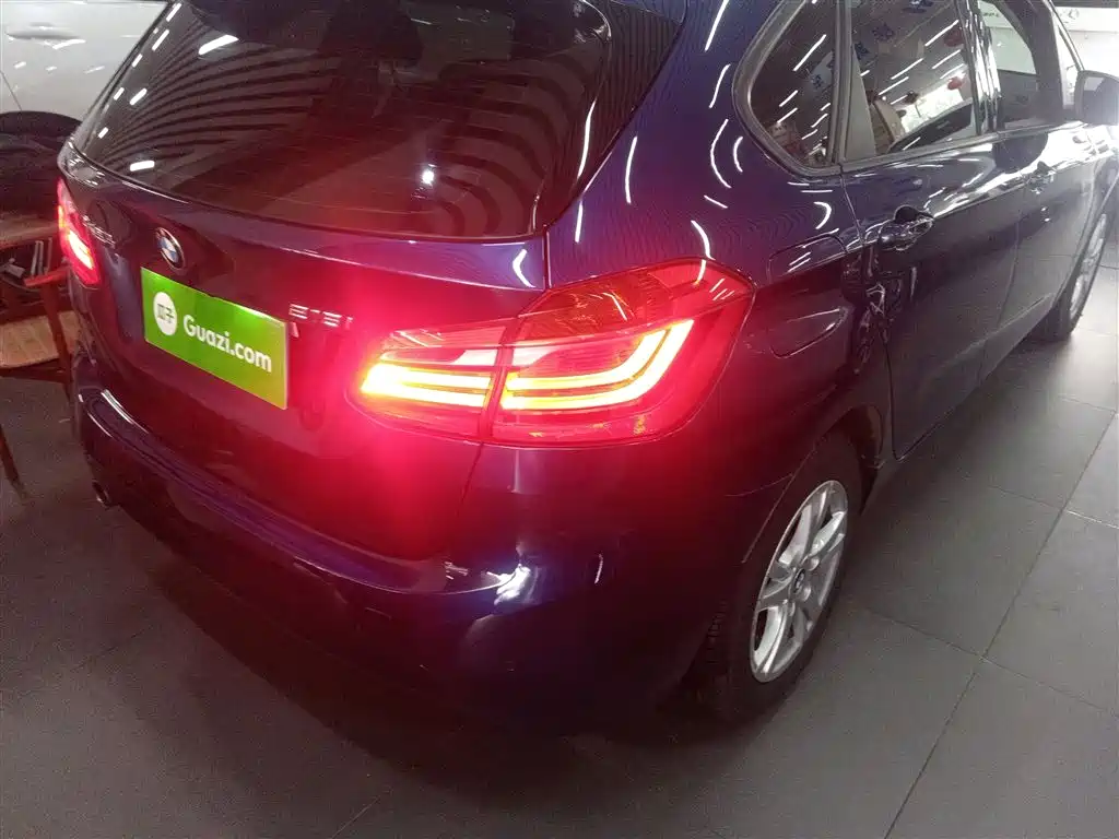 BMW 2 Series Active Tourer 2017 — фото 24