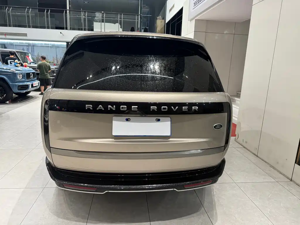 Land Rover Range Rover 2023 — фото 12