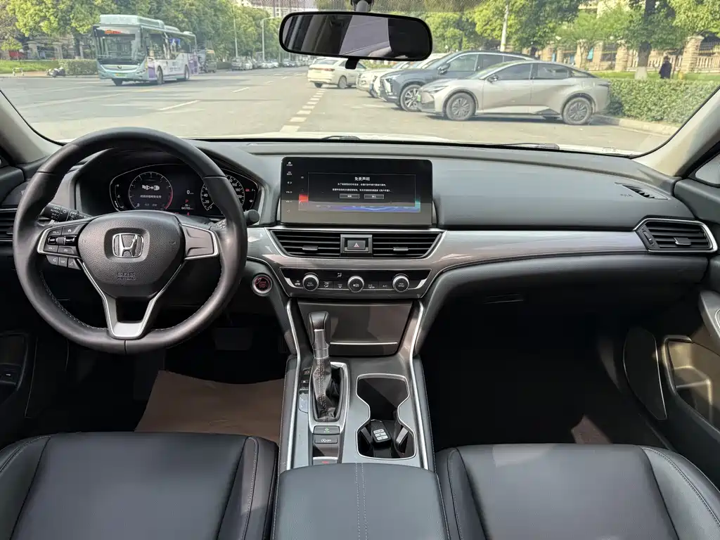 Honda Accord 2023 — фото 10