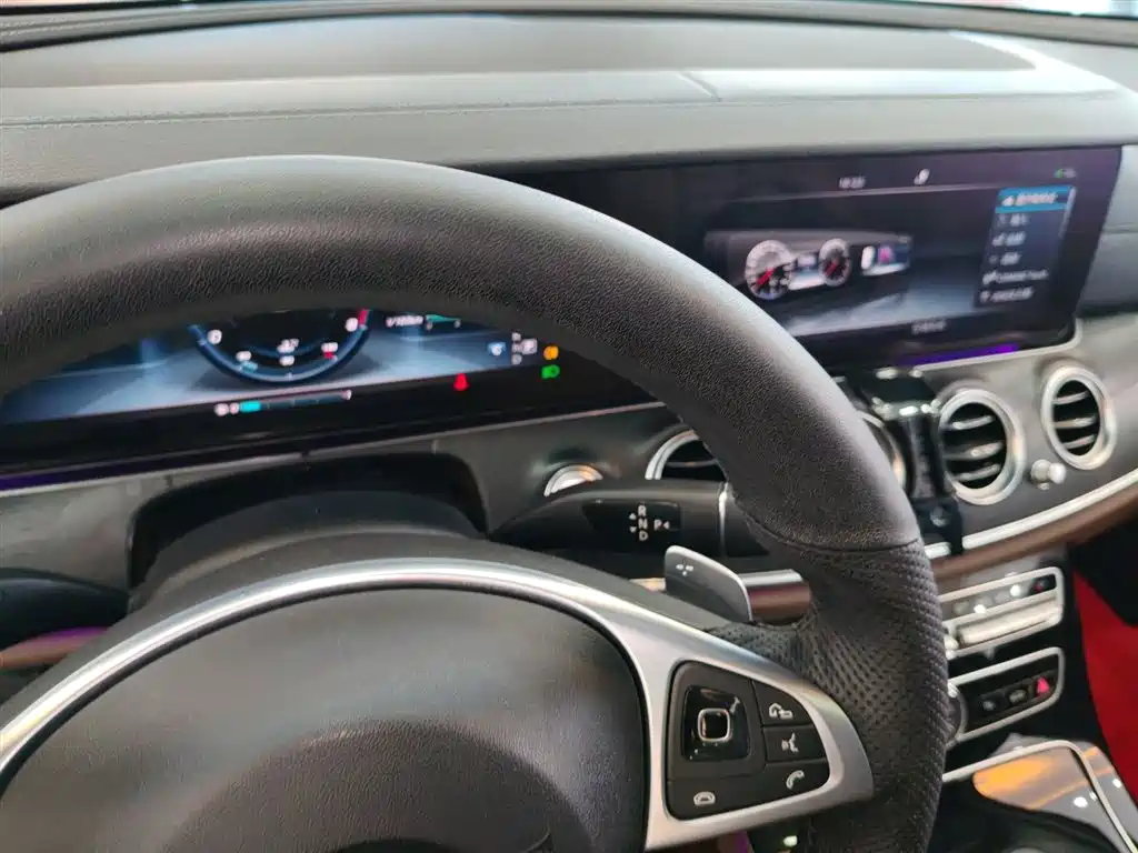 Mercedes-Benz E-Class 2017 — фото 10