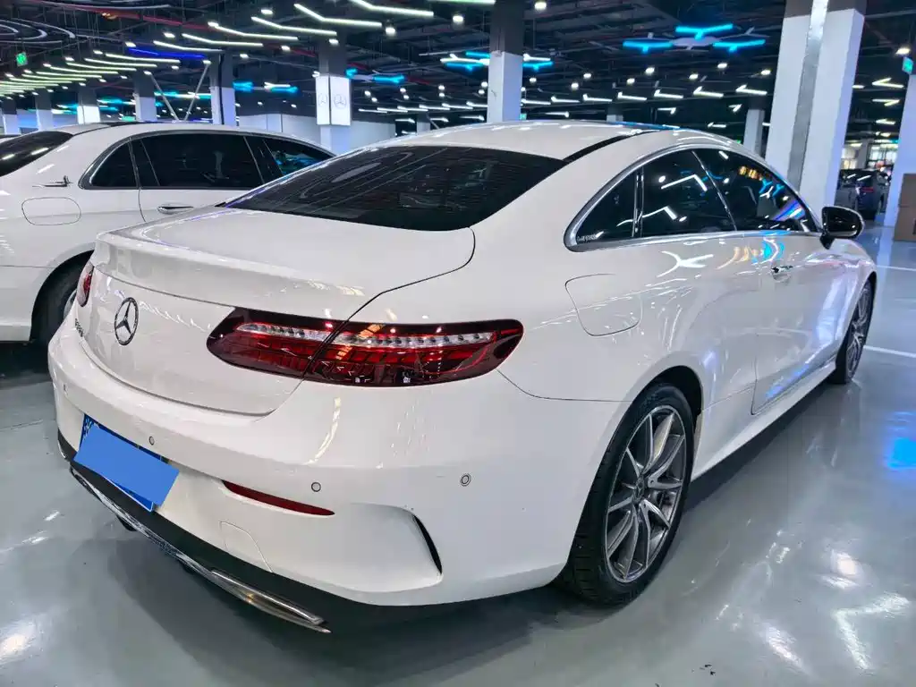 Mercedes-Benz E-Class 2021 — фото 15