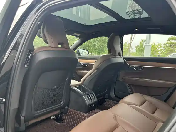 Volvo S90 2024