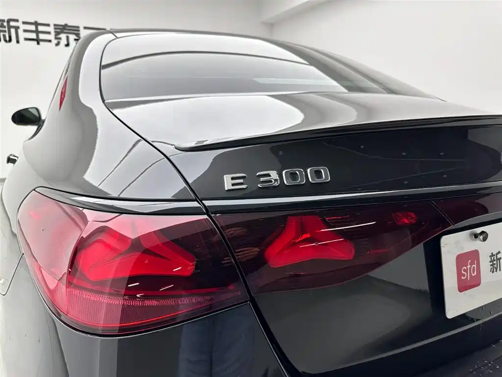 Mercedes-Benz E-Class 2025 — фото 28