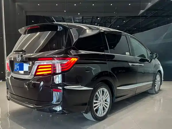 Honda Elysion 2016