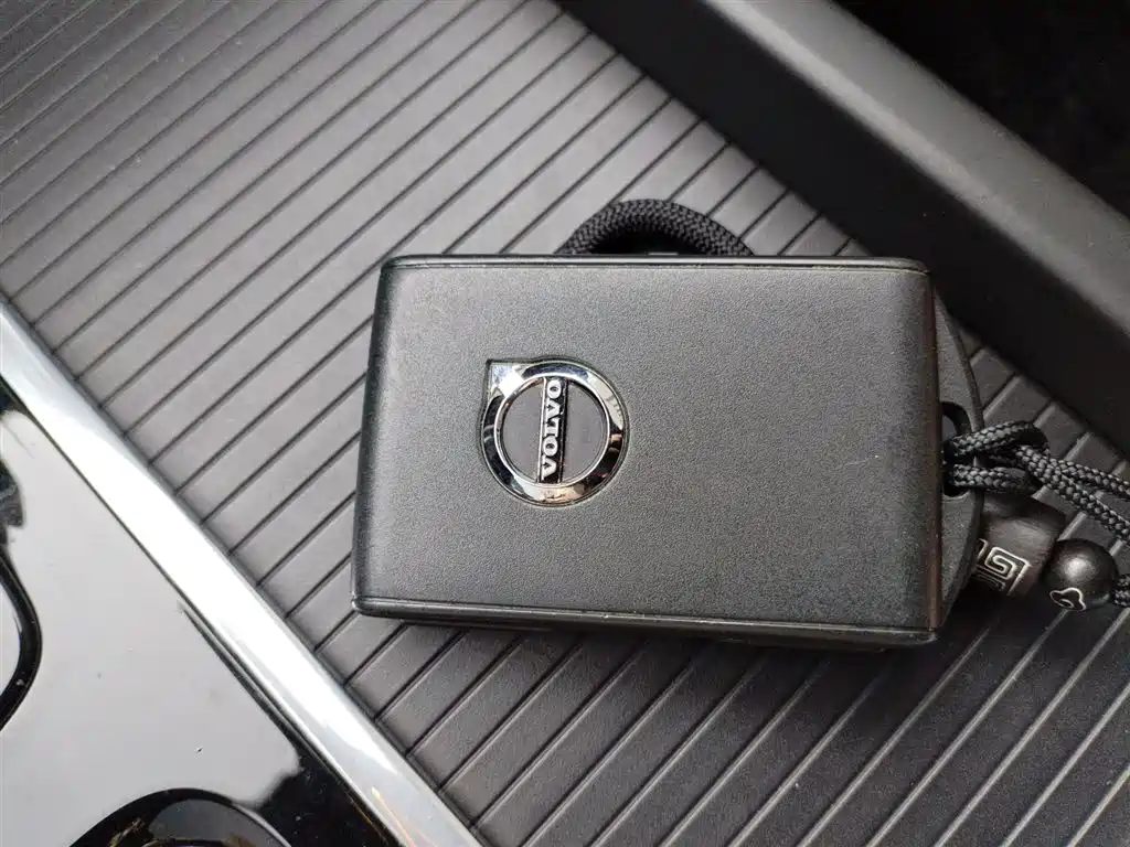 Volvo S60 2021 — фото 12