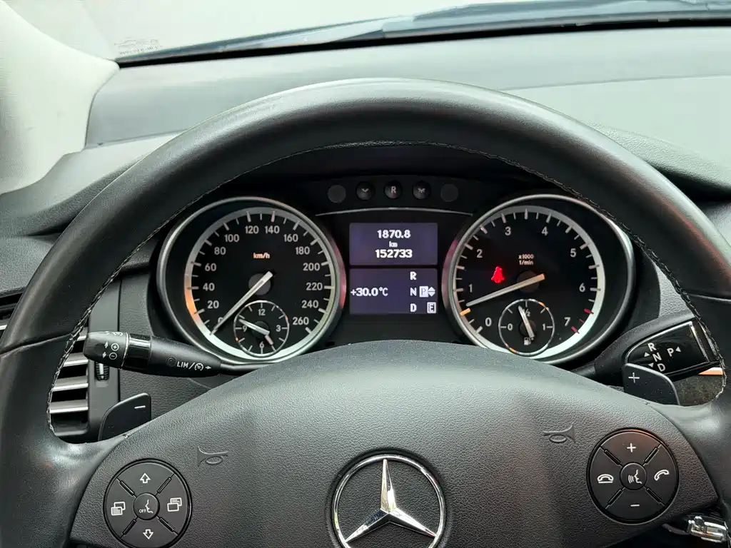 Mercedes-Benz R-Class 2017 — фото 13