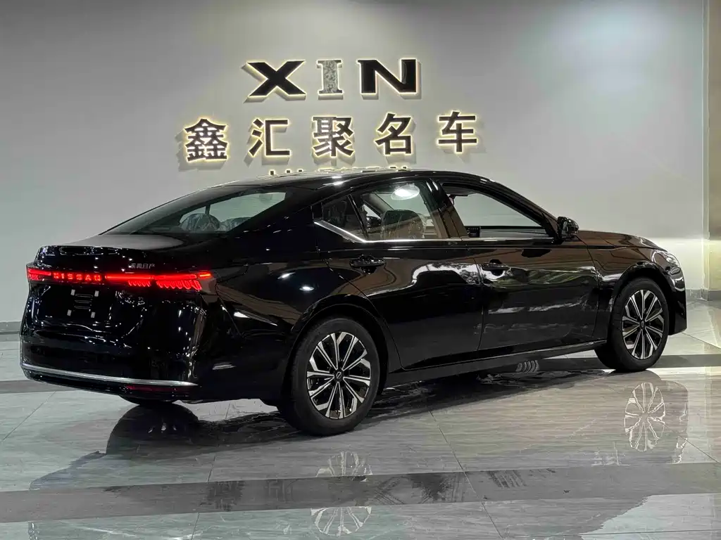 Nissan Teana 2026