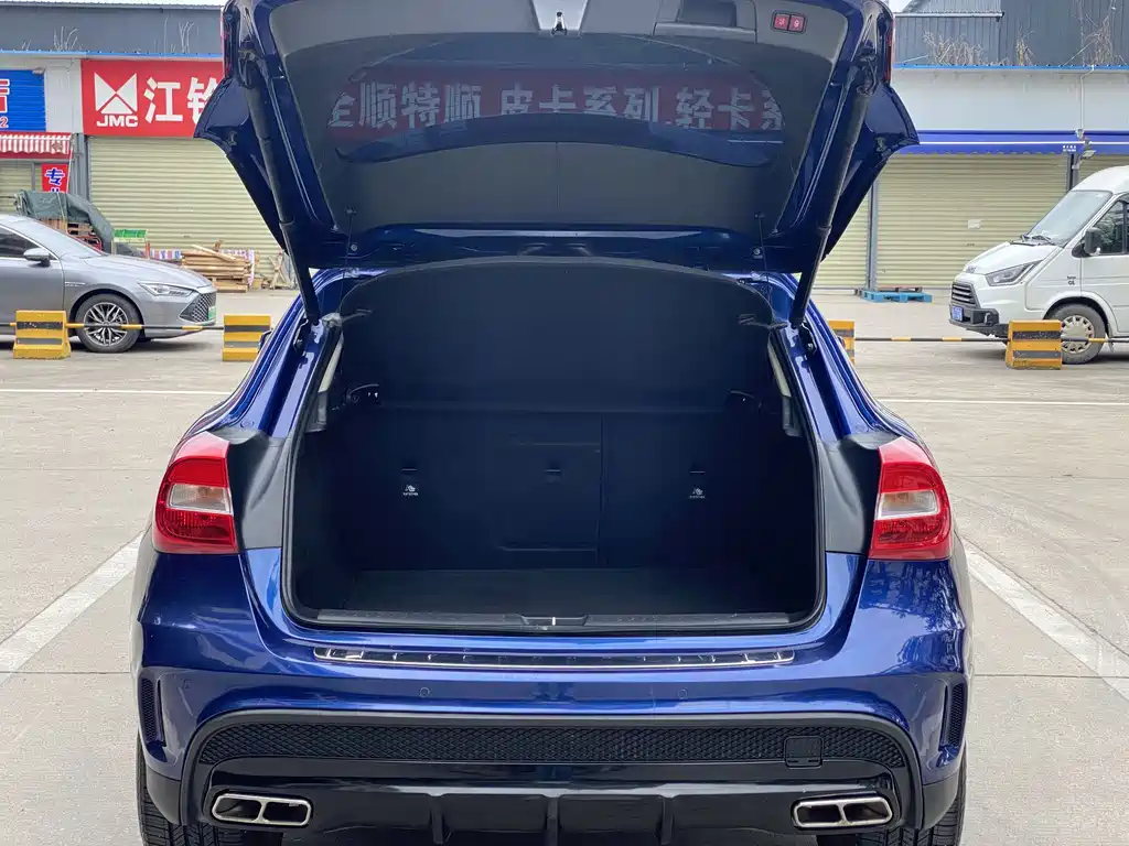 Mercedes-Benz GLA 2016