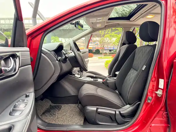 Nissan Tiida 2016