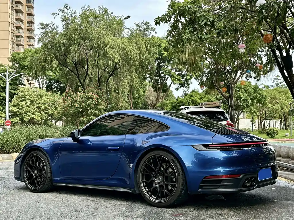 Porsche 911 2022 — фото 8