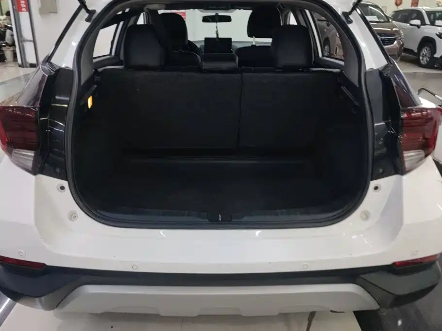 Toyota Yaris L 2021