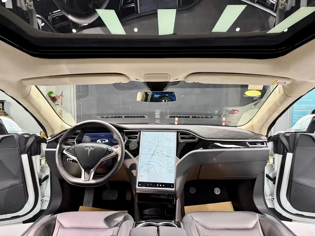 Tesla Model S 2016 — фото 15