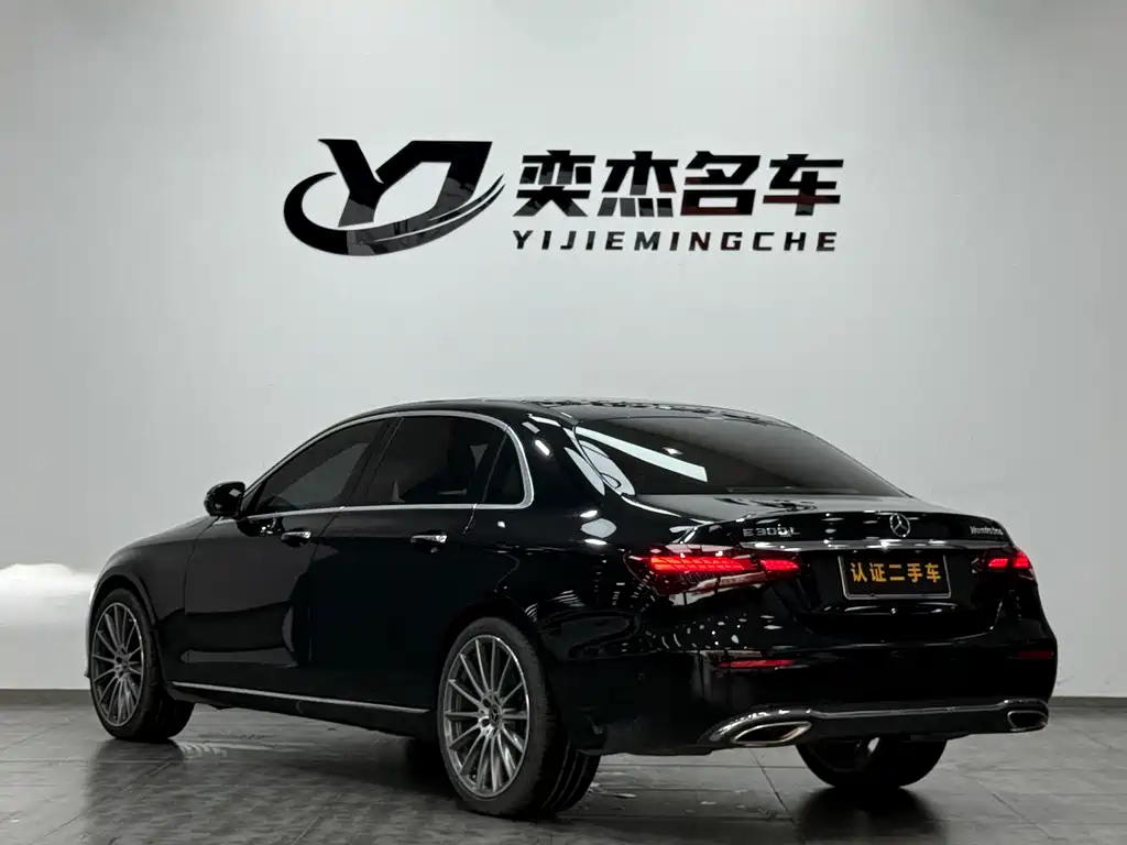 Mercedes-Benz E-Class 2022 — фото 18