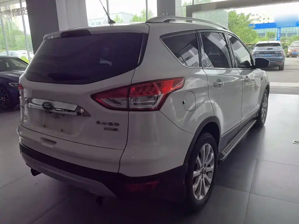Ford Kuga 2016 — фото 7