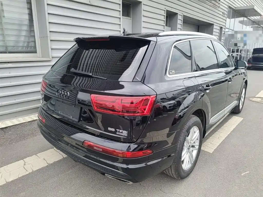 Audi Q7 2019 — фото 12