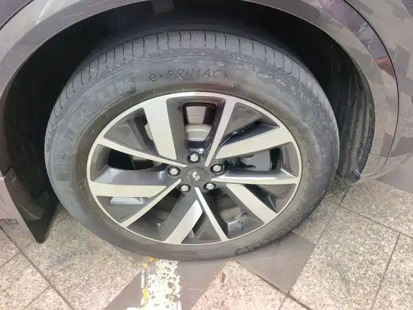 Li Auto L8 2023