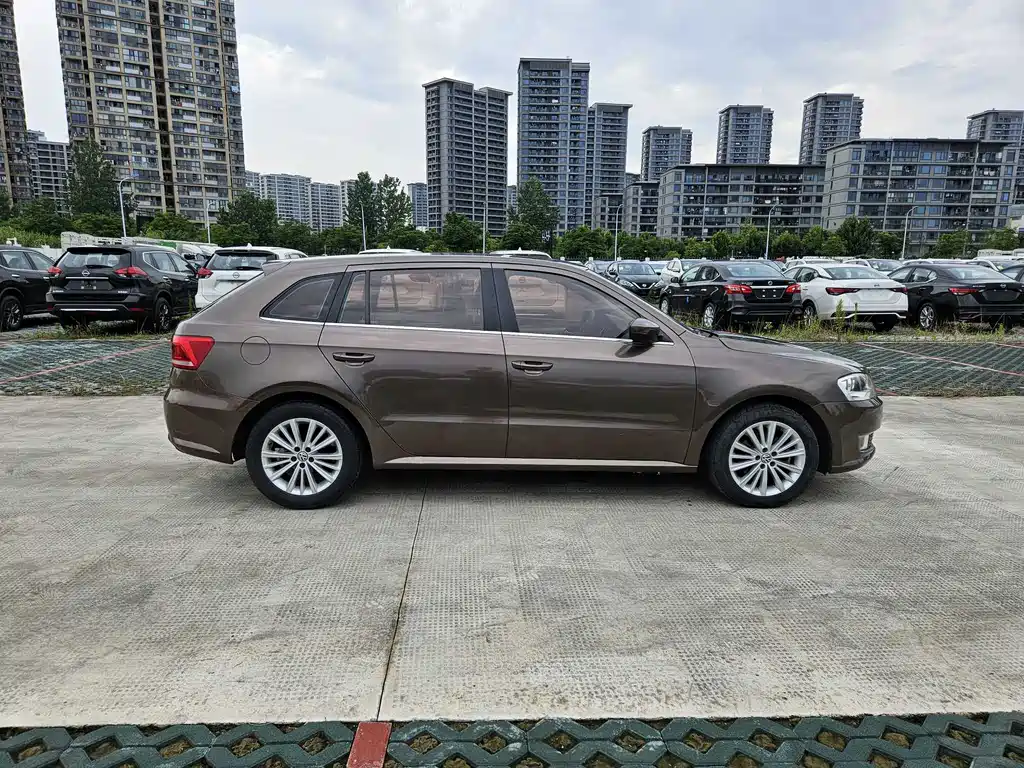 Volkswagen Gran Lavida 2014