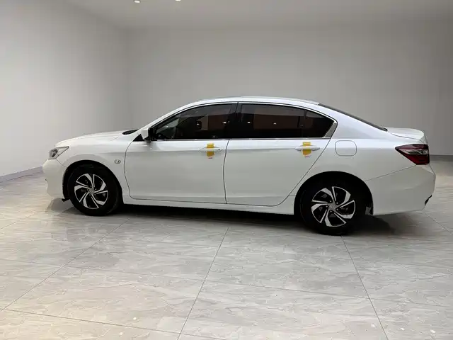 Honda Accord 2018 — фото 3