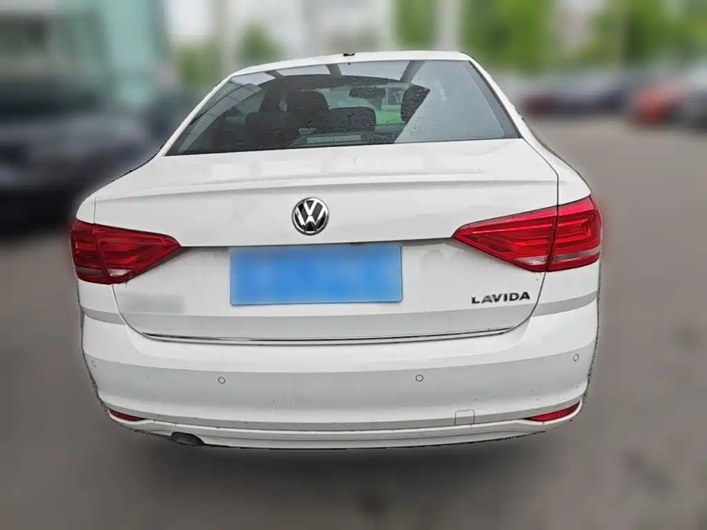 Volkswagen Lavida 2017 — фото 10