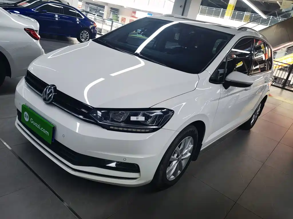 Volkswagen Touran 2019 — фото 3